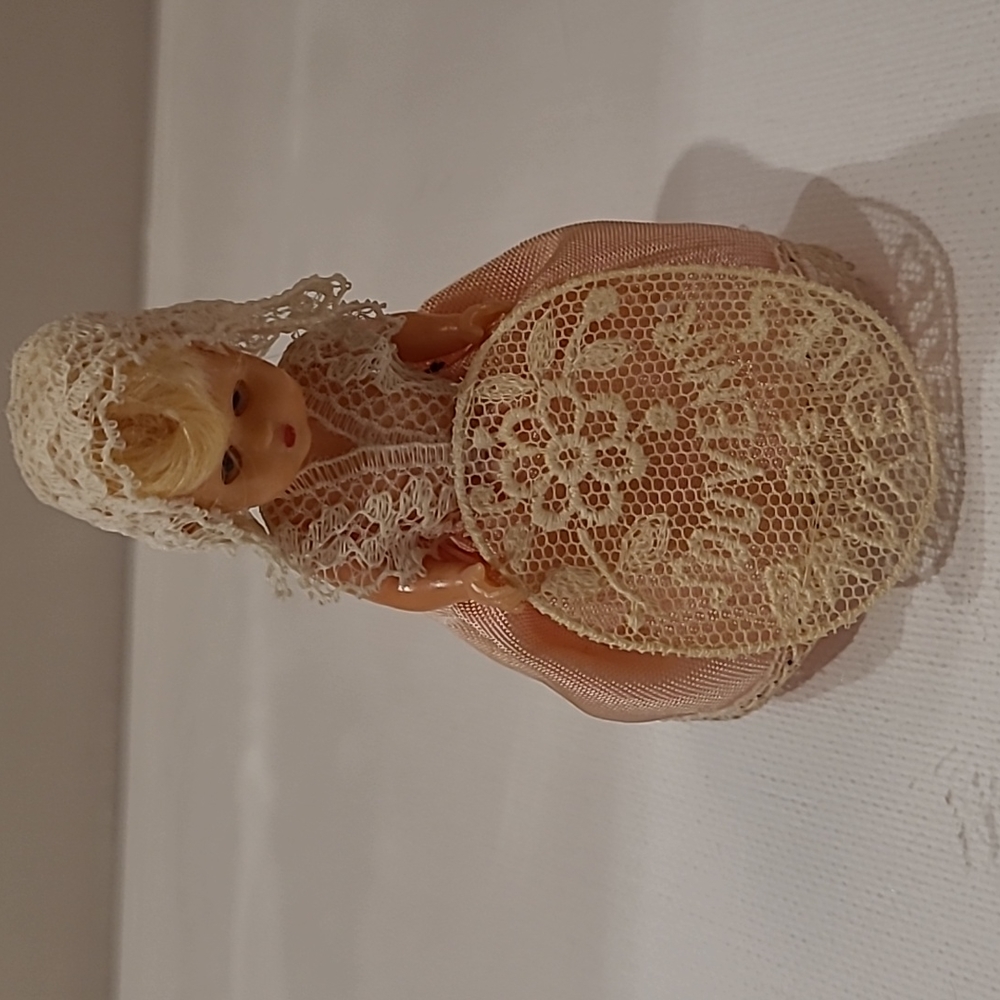 Vintage collectible doll 3.5" mini doll  souvenir bruxelles  made in Fence